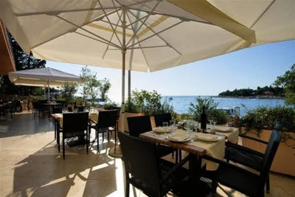 Hotel Zlatna Vala Umag Exterior photo